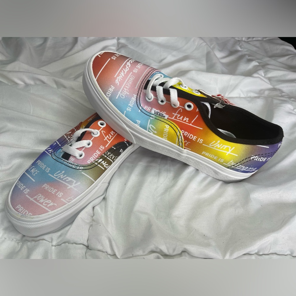 NWT Vans unisex Pride Authentic tie dye sneakers. Size 5.5 - Picture 5 of 10